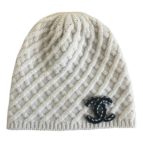 Pre-owned Chanel Cashmere Beanie In Beige