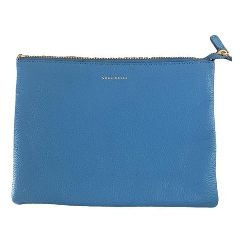 Pre-owned Coccinelle Leather Clutch Bag In Blue