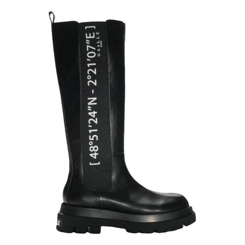 Pre-owned Gaelle Paris Leather Boots In Black