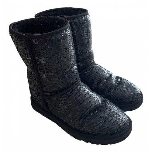 Pre-owned Ugg Glitter Snow Boots In Black