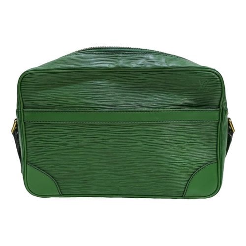 Pre-owned Louis Vuitton Trocadéro Leather Crossbody Bag In Green