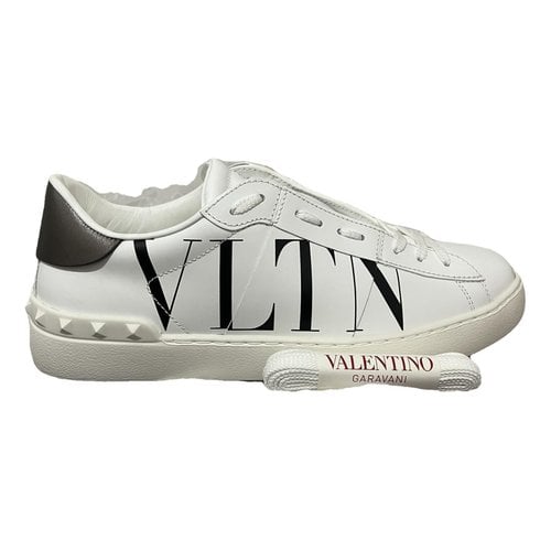 Pre-owned Valentino Garavani Open Leather Trainers In White