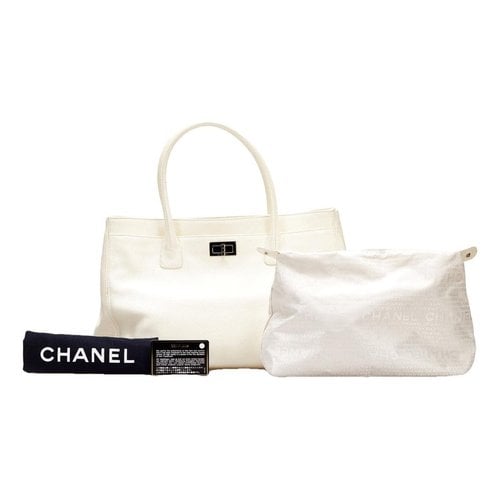 Pre-owned Chanel Executive Leather Tote In White