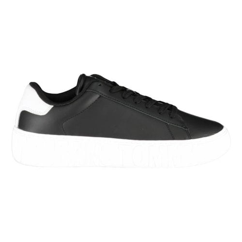 Pre-owned Tommy Hilfiger Leather Low Trainers In Black
