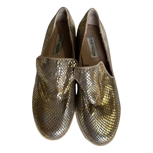 Pre-owned Steve Madden Leather Flats In Gold