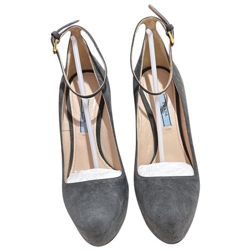 Pre-owned Prada Heels In Grey