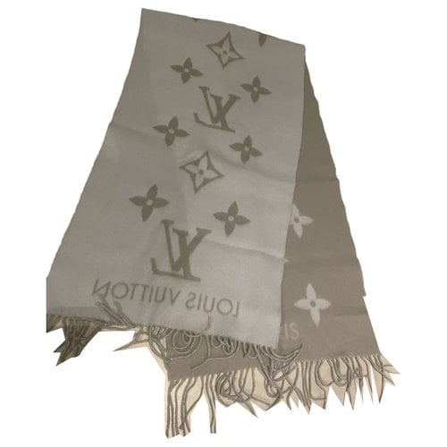 Pre-owned Louis Vuitton Cashmere Scarf In Grey