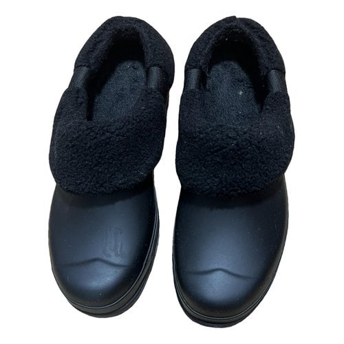 Pre-owned Hunter Leather Flats In Black