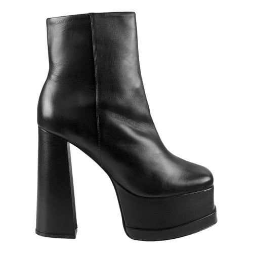 Pre-owned Schutz Leather Boots In Black