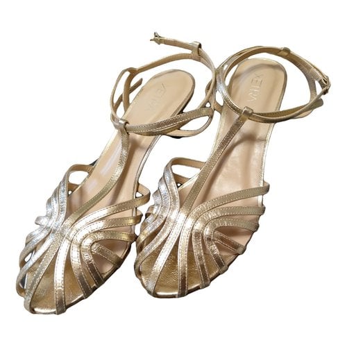 Pre-owned Xetra Leather Sandals In Gold