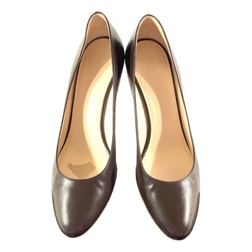 Pre-owned Armani Collezioni Leather Heels In Brown