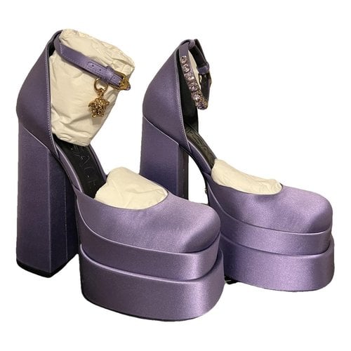 Pre-owned Versace Medusa Aevitas Cloth Heels In Purple