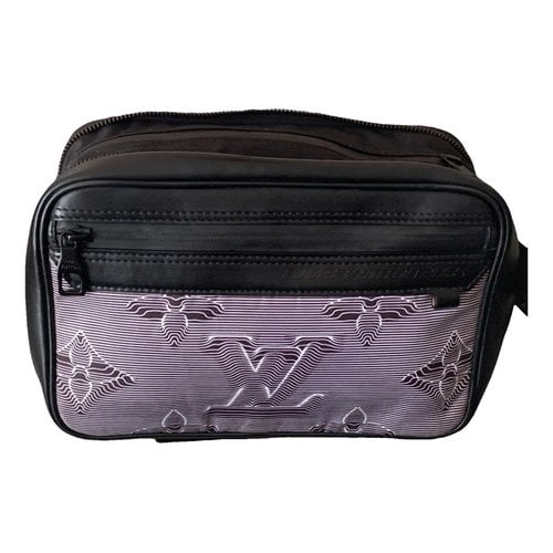 Pre-owned Louis Vuitton Crossbody Bag In Black