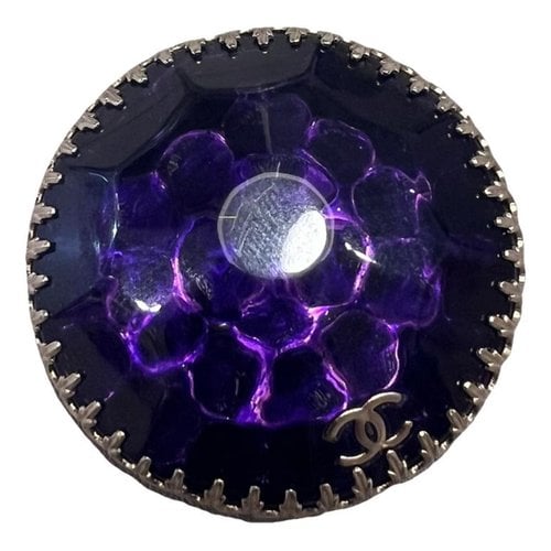 Pre-owned Chanel Pin & Brooche In Purple