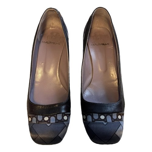 Pre-owned Maliparmi Patent Leather Heels In Grey