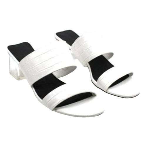 Pre-owned French Connection Leather Sandal In White