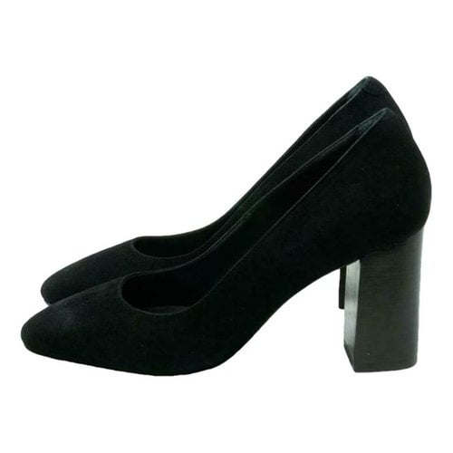 Pre-owned Rivecour Heels In Black