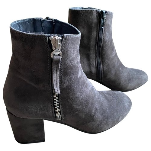 Pre-owned Carmens Boots In Grey