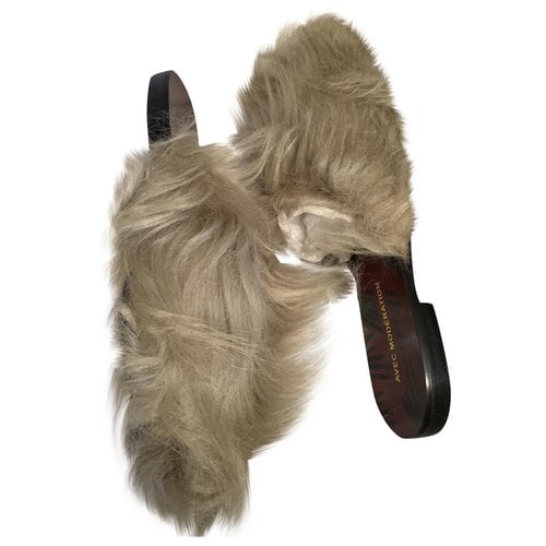 Pre-owned Avec Modération Leather Mules & Clogs In Beige