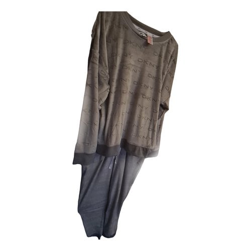 Pre-owned Dkny Trousers In Grey