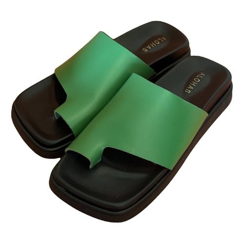 Pre-owned Alohas Leather Flip Flops In Green