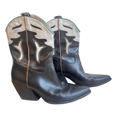 Pre-owned Elena Iachi Leather Western Boots In Black