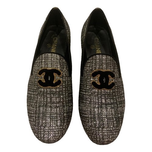 Pre-owned Chanel Leather Flats In Silver
