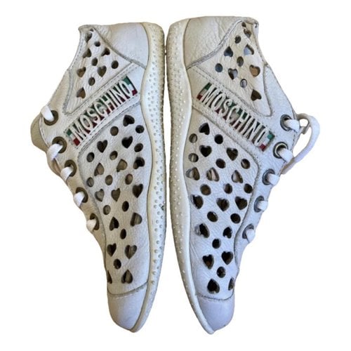 Pre-owned Moschino Leather Trainers In White