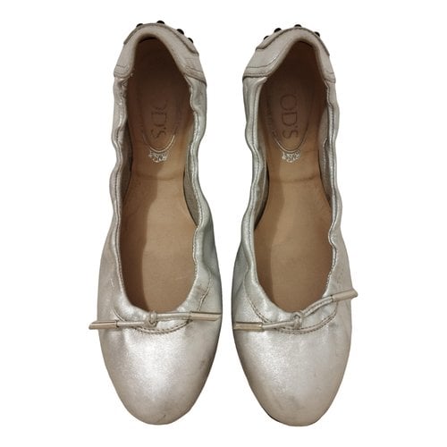Pre-owned Tod's Leather Ballet Flats In Silver