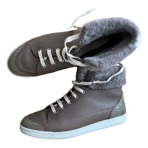 Pre-owned Ferragamo Leather Trainers In Grey