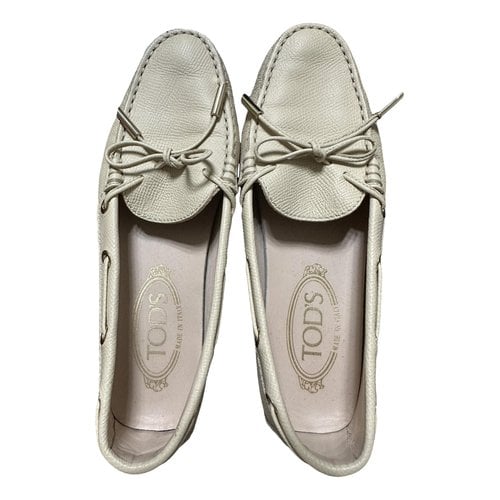 Pre-owned Tod's Gommino Leather Flats In Beige