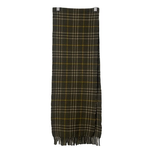 Pre-owned Burberry Scarf In Green