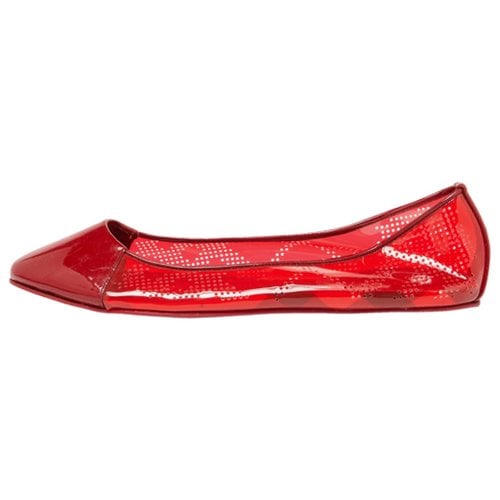 Pre-owned Burberry Patent Leather Flats In Red