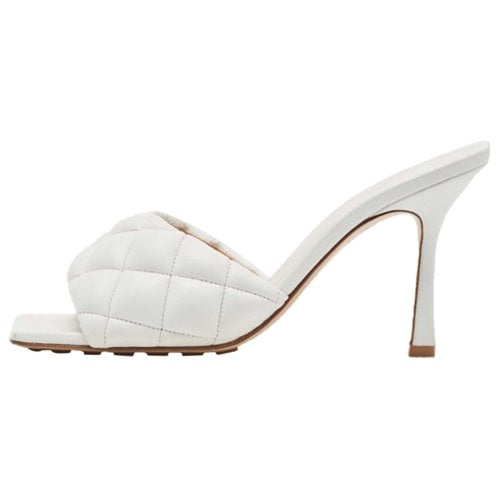 Pre-owned Bottega Veneta Patent Leather Sandal In White