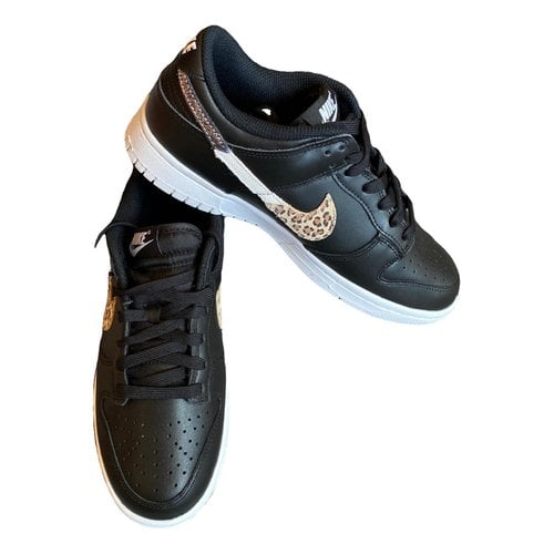 Pre-owned Nike Sb Dunk Low Leather Trainers In Black