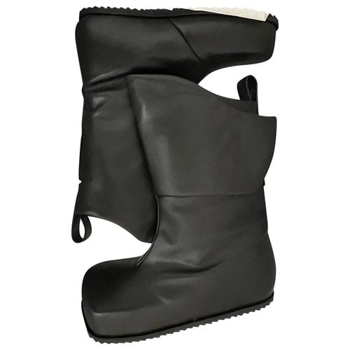 Pre-owned Yume Yume Vegan Leather Boots In Black