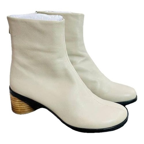 Pre-owned Rag & Bone Leather Ankle Boots In Ecru