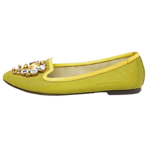 Pre-owned Dolce & Gabbana Patent Leather Flats In Yellow