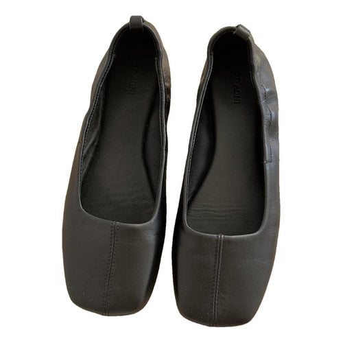 Pre-owned St Agni Leather Flats In Black