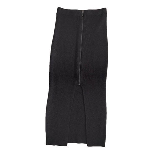 Pre-owned Guess Mid-length Skirt In Black