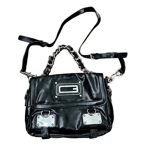 Pre-owned Guess Patent Leather Crossbody Bag In Black