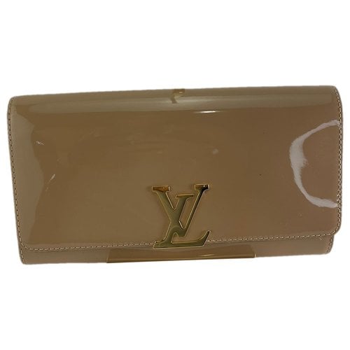 Pre-owned Louis Vuitton Louise Leather Clutch Bag In Beige