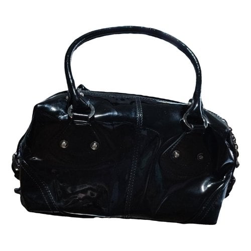 Pre-owned Stuart Weitzman Patent Leather Handbag In Black