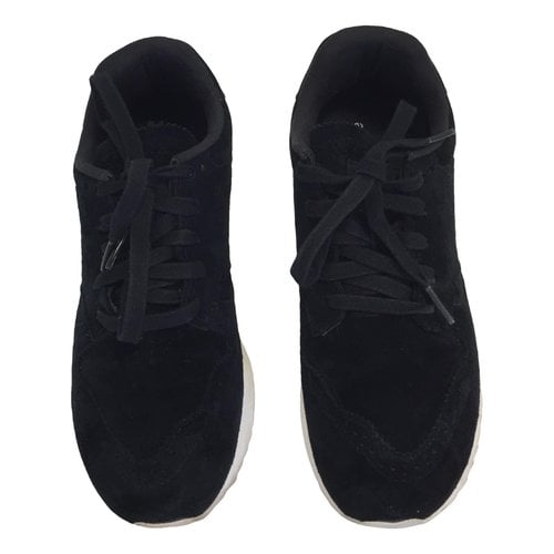 Pre-owned New Balance 520 Leather Trainers In Black