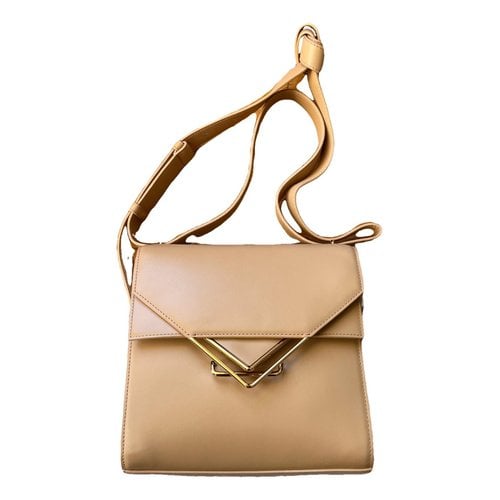 Pre-owned Bottega Veneta Clip Leather Handbag In Beige