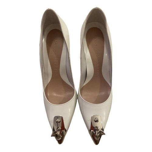 Pre-owned Alexander Mcqueen Leather Heels In White