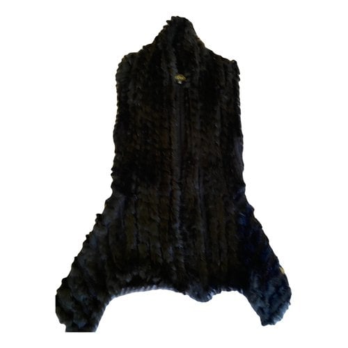 Pre-owned Elliatt Faux Fur Short Vest In Black