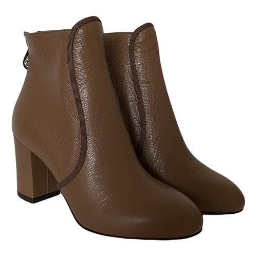 Pre-owned Charlotte Olympia Leather Ankle Boots In Camel