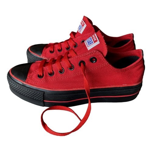 Pre-owned Converse Cloth Trainers In Red