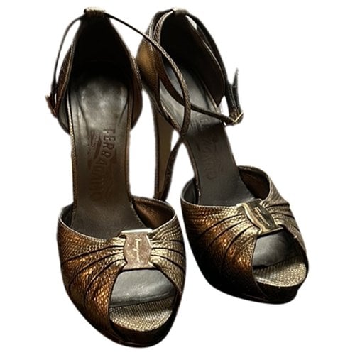 Pre-owned Ferragamo Leather Heels In Gold
